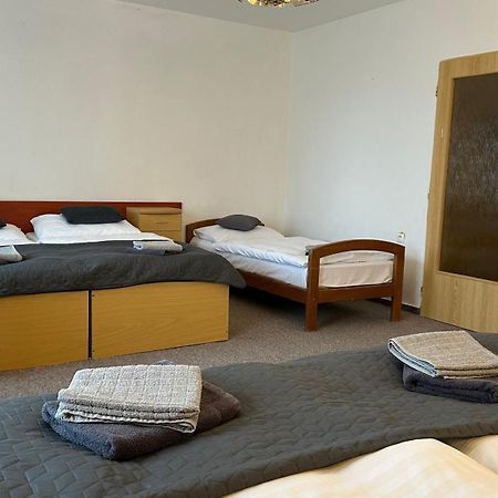 Hotel Pod Vlekem Loucná pod Klínovcem Exterior foto