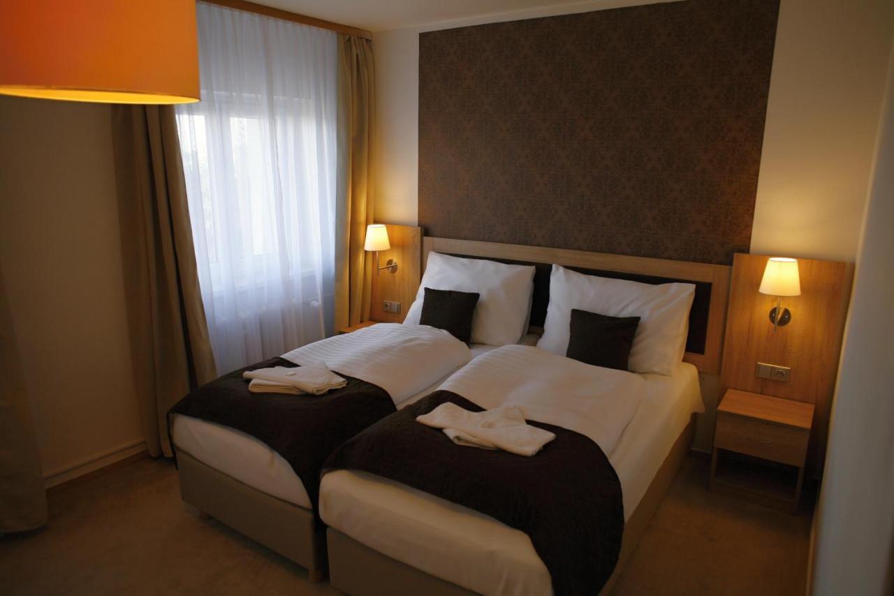 Hotel Pod Vlekem Loucná pod Klínovcem Exterior foto