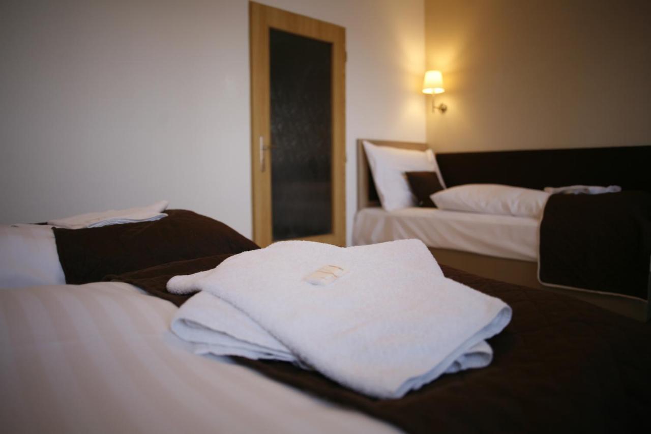 Hotel Pod Vlekem Loucná pod Klínovcem Exterior foto