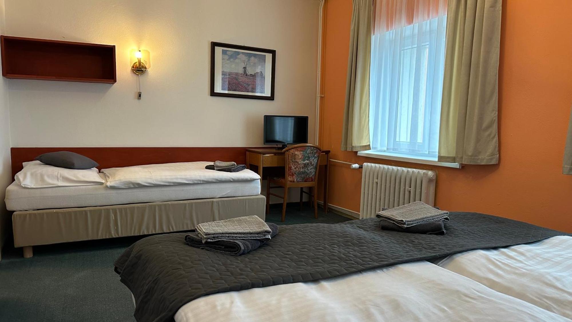 Hotel Pod Vlekem Loucná pod Klínovcem Exterior foto