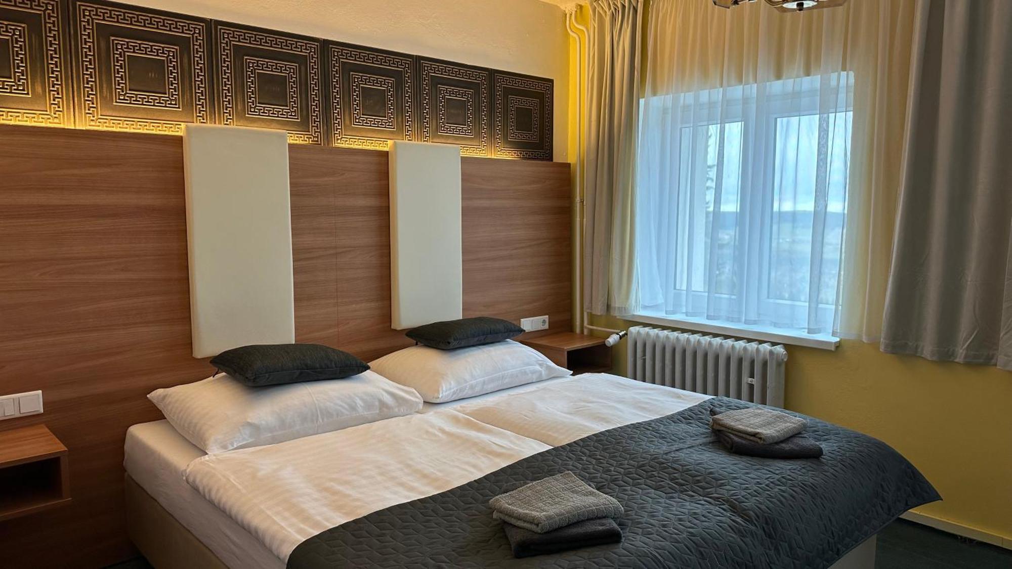 Hotel Pod Vlekem Loucná pod Klínovcem Exterior foto